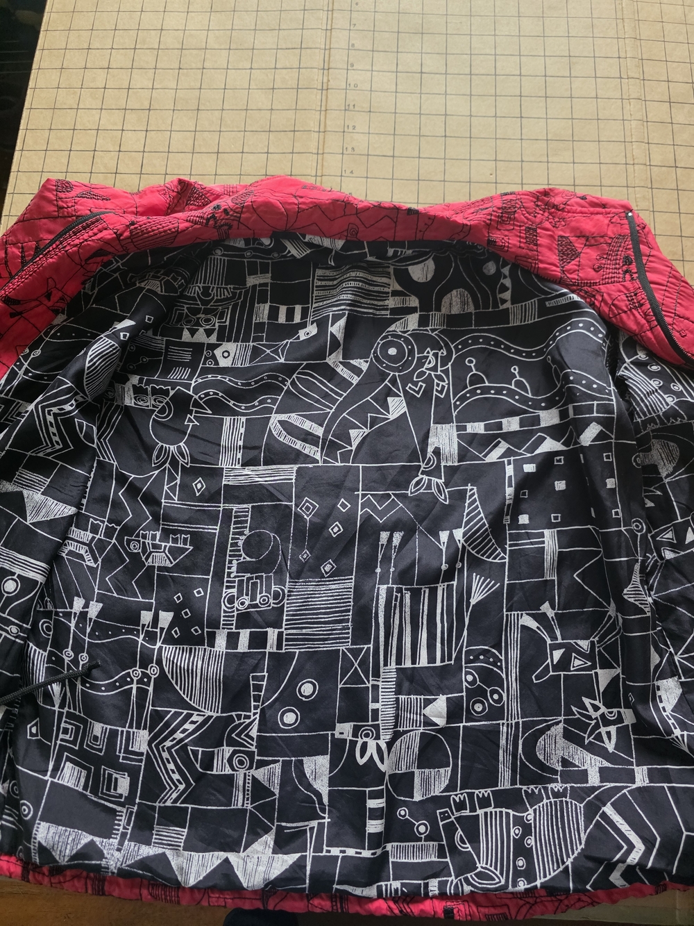 Chico’s 100% Silk Embroidered Abstract Jacket L Gallery Piece, Lightweight - Picture 6 of 12